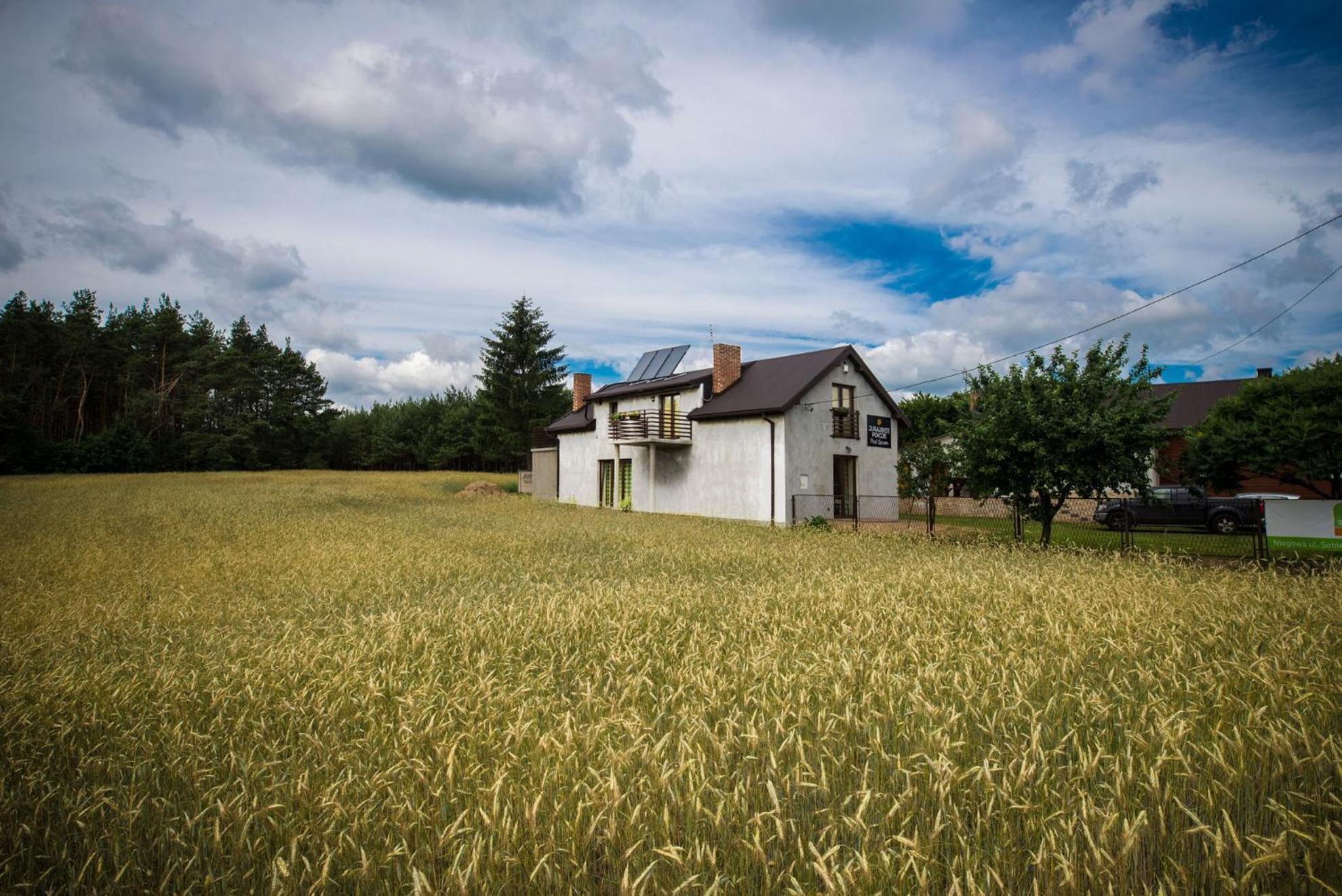 Jurajskie Pokoje Pod Lasem Bobolice  Exteriör bild